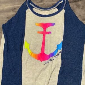 Size medium women shirt